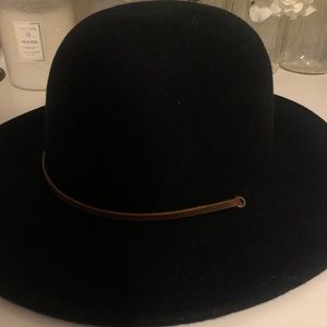black flat brim hat